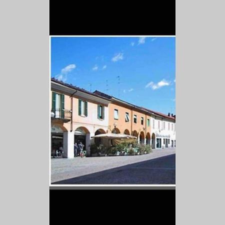 Green Appartamenti I Portici Nel Centro Storico Melzo Exterior foto
